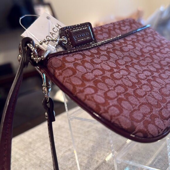 Coach Signature “C” Wristlet (Dusty Pink) with Hangtag & Care Instructions (NWT) - Picture 4 of 10